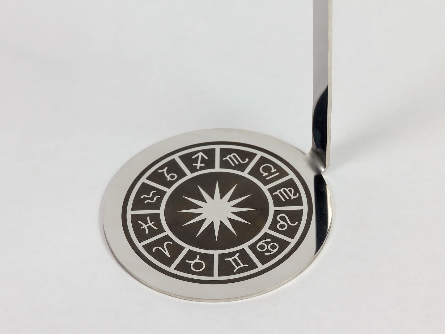 Настольный биокамин Lux Fire Зодиак "Овен" Чёрный по цене 15 000 руб.